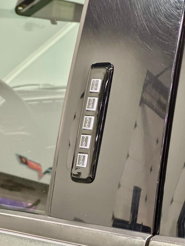 Ford Super Duty F-350 SRW XLT 4WD Crew Cab 8' Box 2019