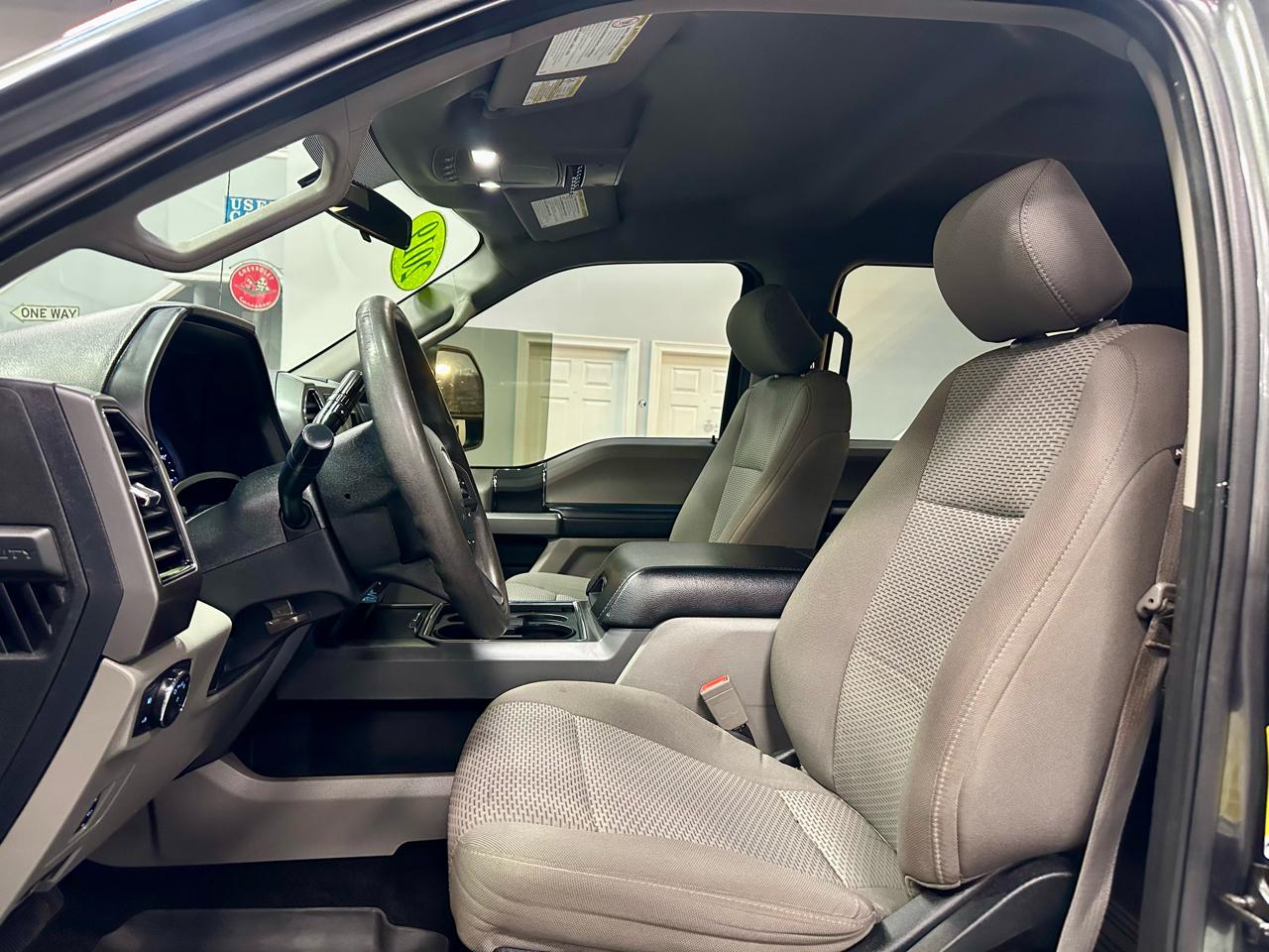 Ford Super Duty F-350 SRW XLT 4WD Crew Cab 8' Box 2019