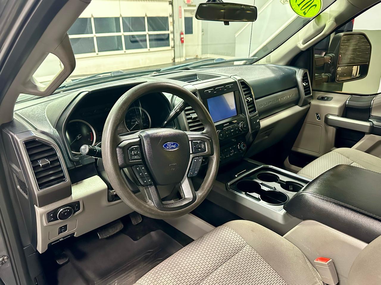 Ford Super Duty F-350 SRW XLT 4WD Crew Cab 8' Box 2019