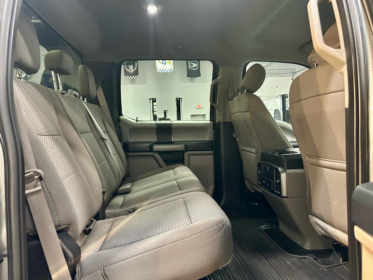 Ford Super Duty F-350 SRW XLT 4WD Crew Cab 8' Box 2019