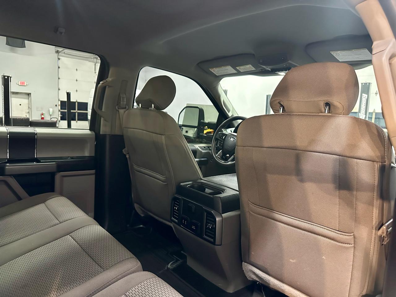 Ford Super Duty F-350 SRW XLT 4WD Crew Cab 8' Box 2019