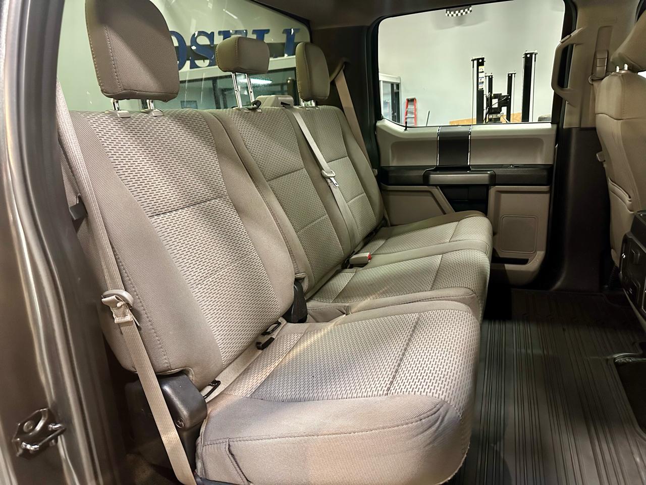 Ford Super Duty F-350 SRW XLT 4WD Crew Cab 8' Box 2019