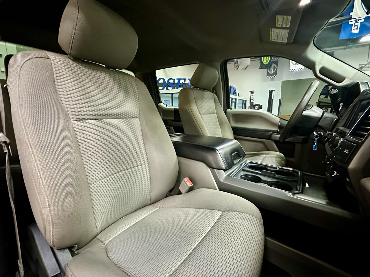 Ford Super Duty F-350 SRW XLT 4WD Crew Cab 8' Box 2019