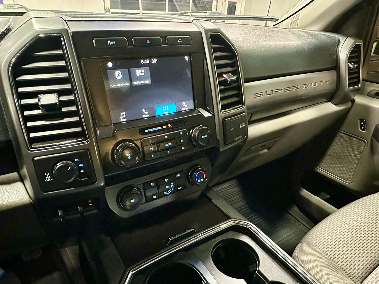 Ford Super Duty F-350 SRW XLT 4WD Crew Cab 8' Box 2019