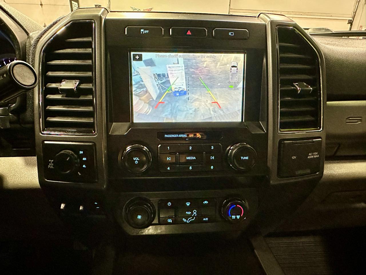 Ford Super Duty F-350 SRW XLT 4WD Crew Cab 8' Box 2019