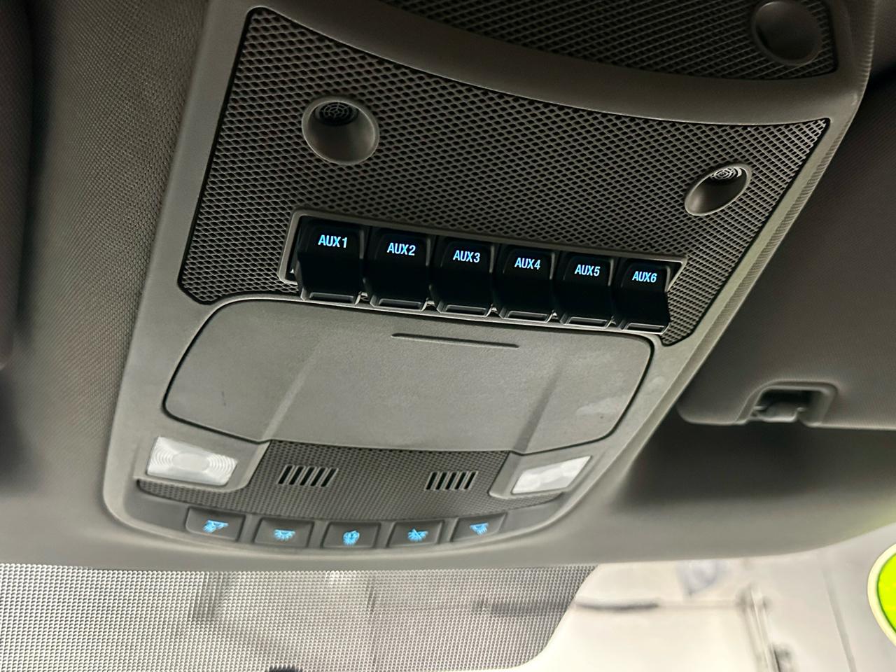 Ford Super Duty F-350 SRW XLT 4WD Crew Cab 8' Box 2019