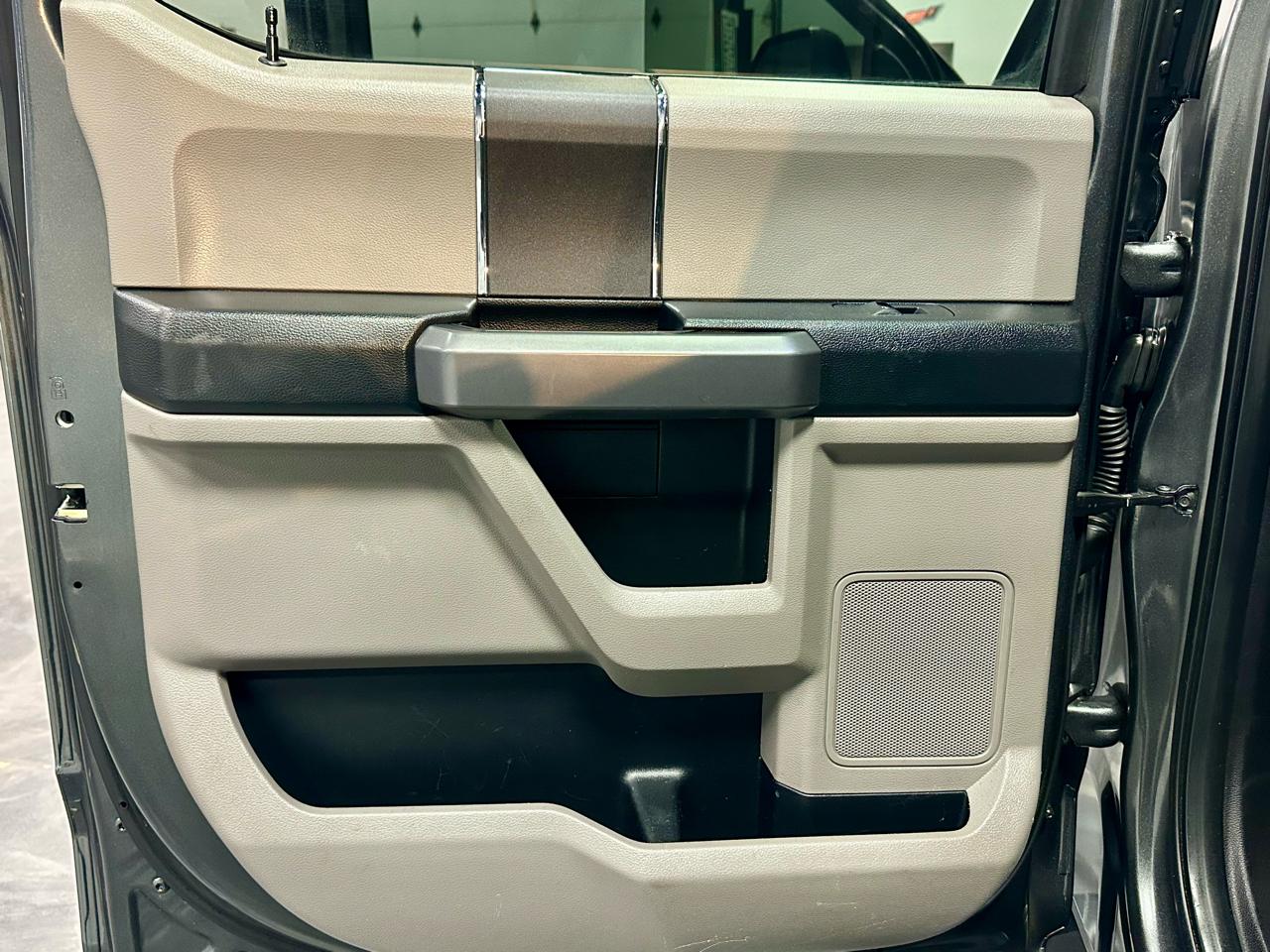 Ford Super Duty F-350 SRW XLT 4WD Crew Cab 8' Box 2019