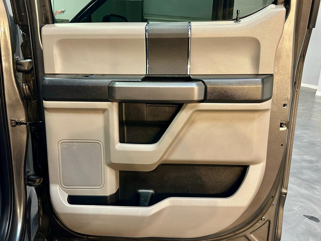 Ford Super Duty F-350 SRW XLT 4WD Crew Cab 8' Box 2019