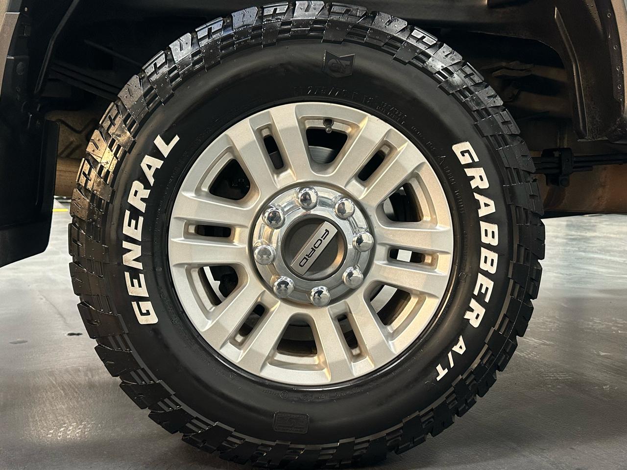 Ford Super Duty F-350 SRW XLT 4WD Crew Cab 8' Box 2019