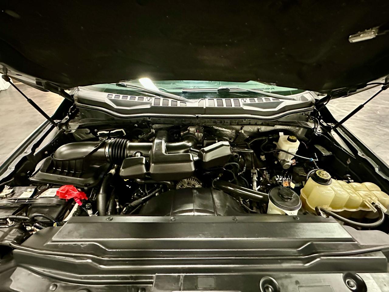 Ford Super Duty F-350 SRW XLT 4WD Crew Cab 8' Box 2019