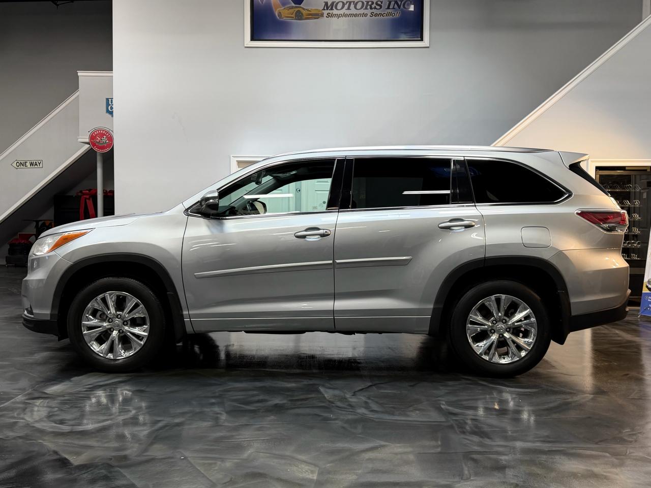 Toyota Highlander AWD 4dr V6 XLE (Natl) 2015