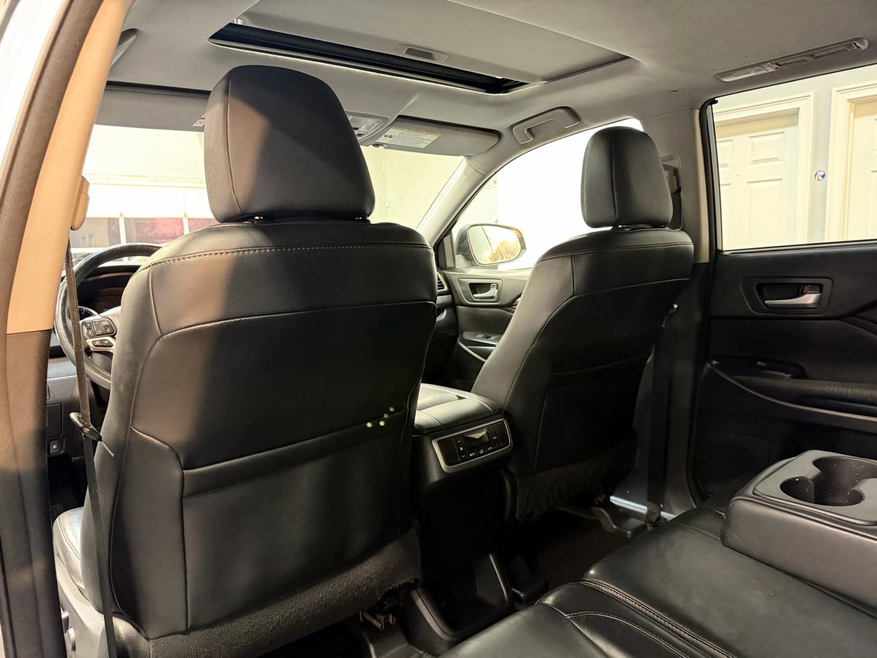 Toyota Highlander AWD 4dr V6 XLE (Natl) 2015