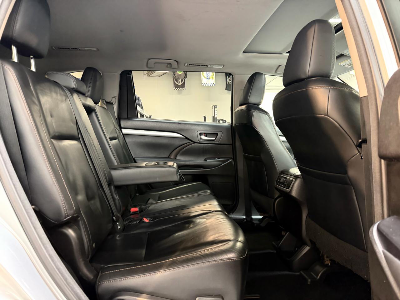 Toyota Highlander AWD 4dr V6 XLE (Natl) 2015