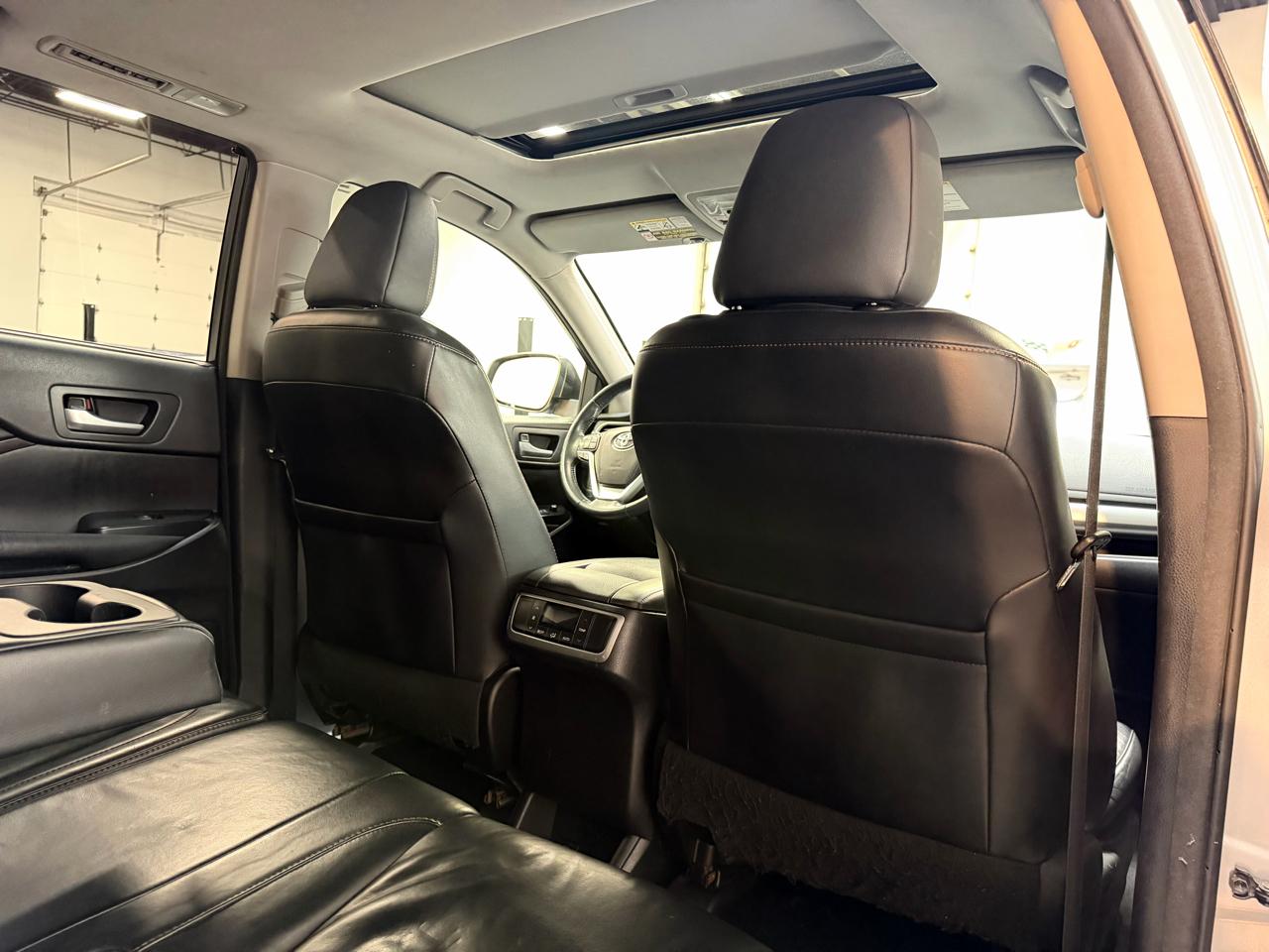 Toyota Highlander AWD 4dr V6 XLE (Natl) 2015