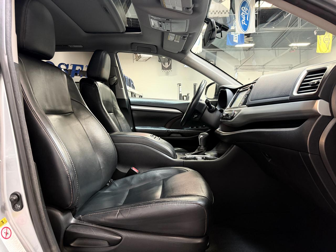 Toyota Highlander AWD 4dr V6 XLE (Natl) 2015