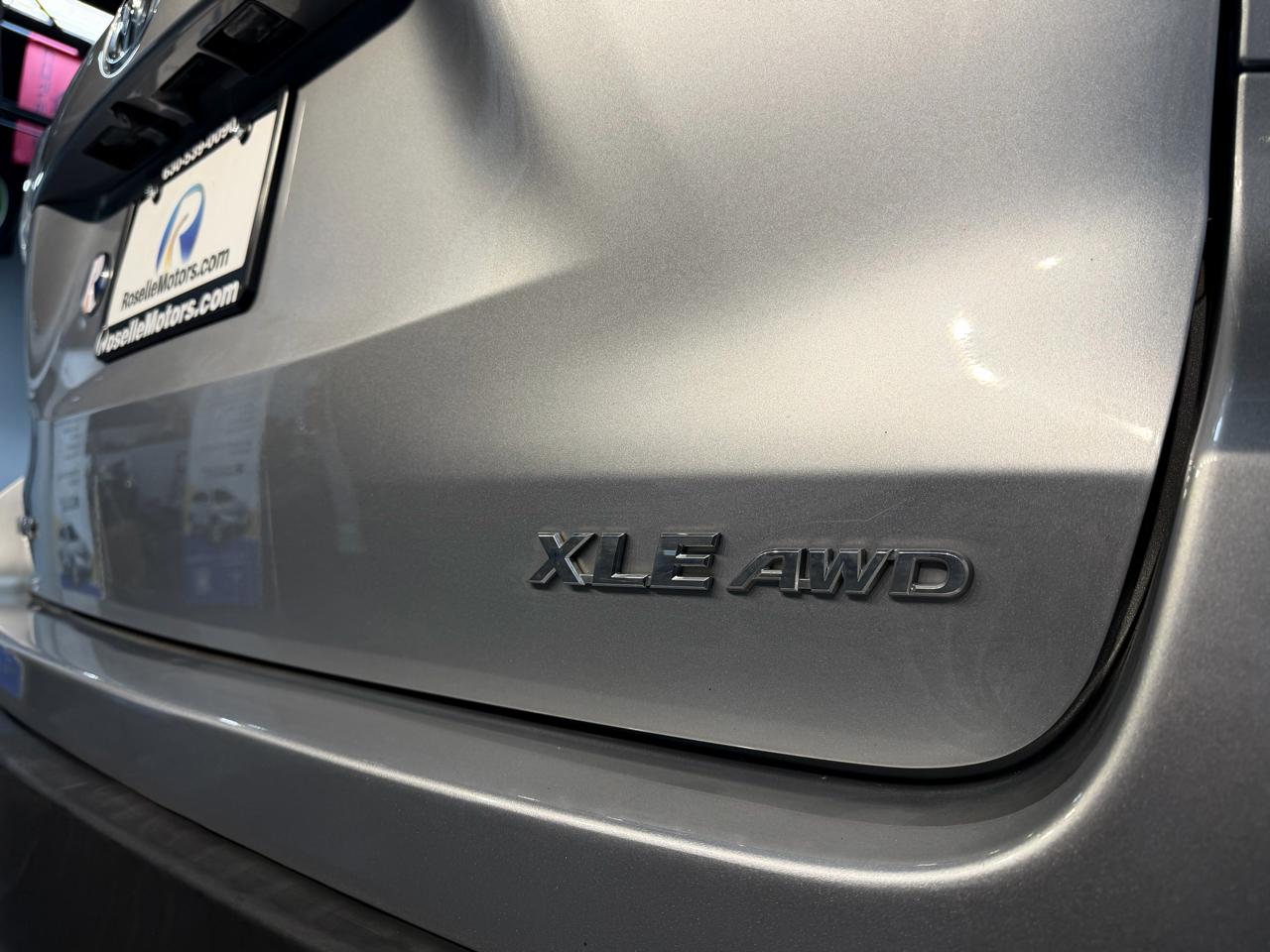 Toyota Highlander AWD 4dr V6 XLE (Natl) 2015