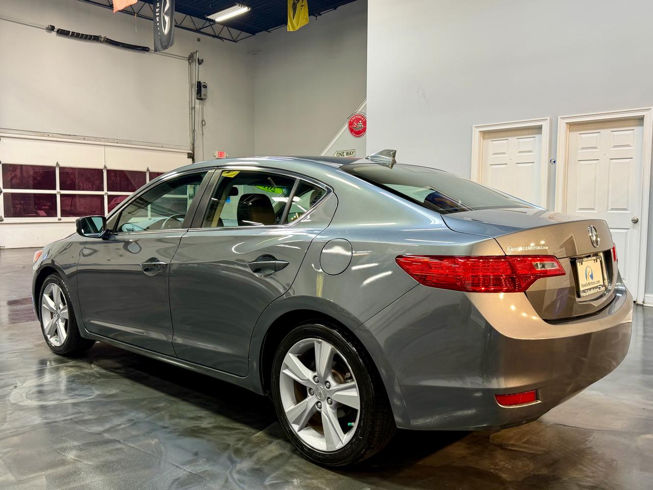 Acura ILX 4dr Sdn 2.0L Tech Pkg 2014