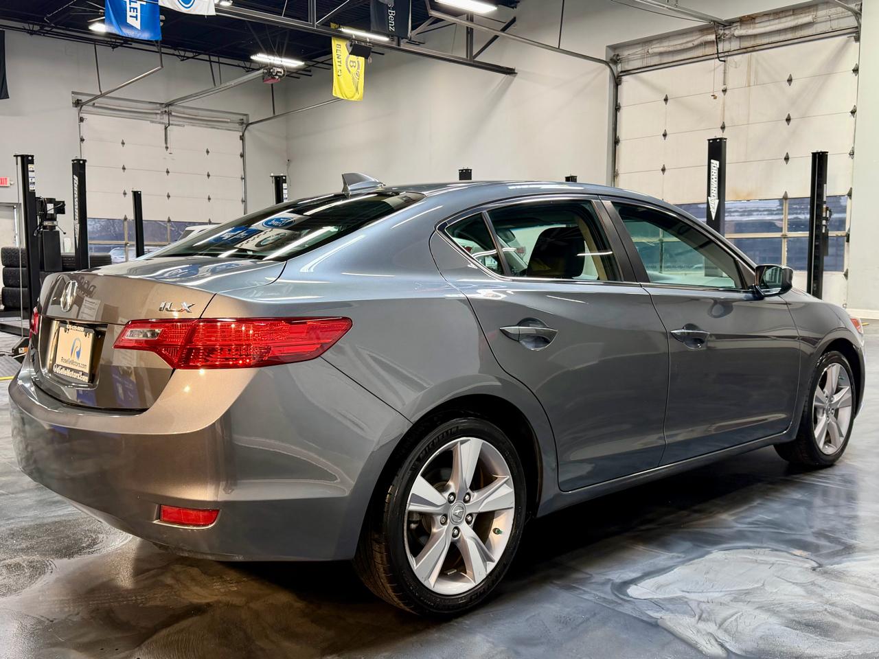 Acura ILX 4dr Sdn 2.0L Tech Pkg 2014