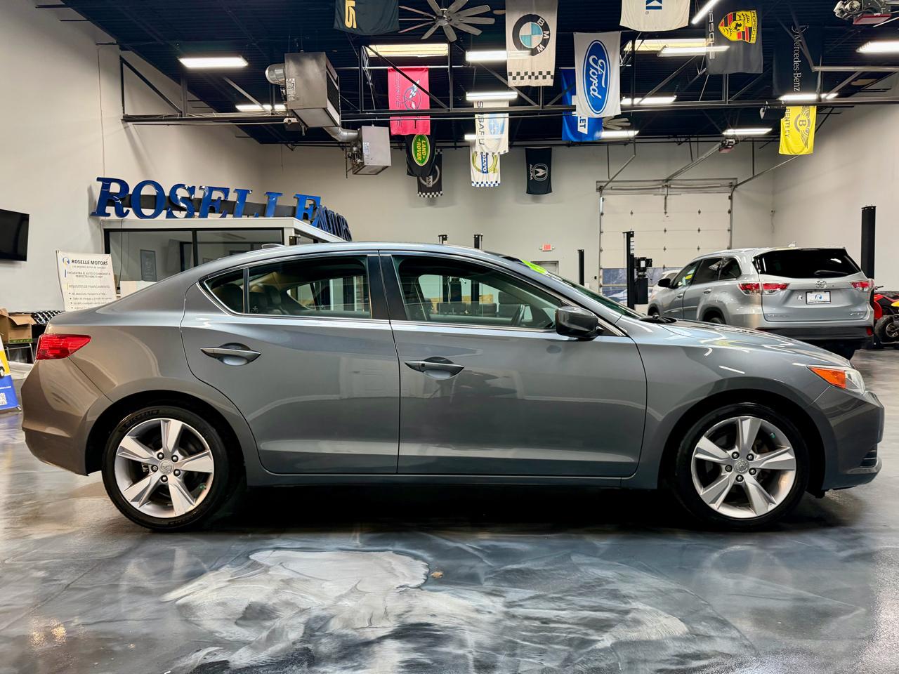 Acura ILX 4dr Sdn 2.0L Tech Pkg 2014
