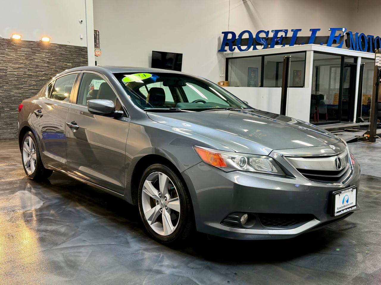 Acura ILX 4dr Sdn 2.0L Tech Pkg 2014