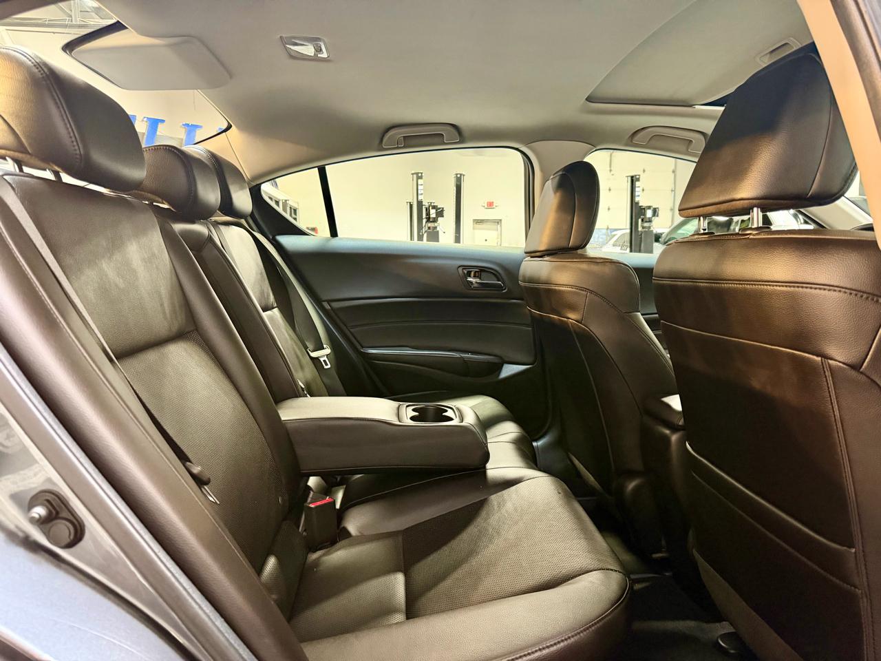 Acura ILX 4dr Sdn 2.0L Tech Pkg 2014