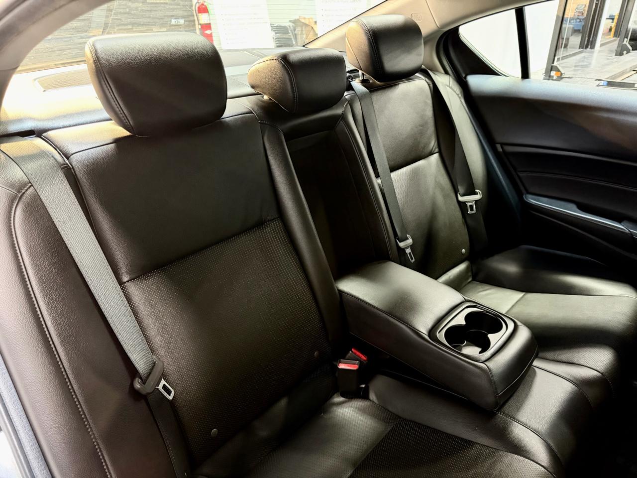 Acura ILX 4dr Sdn 2.0L Tech Pkg 2014