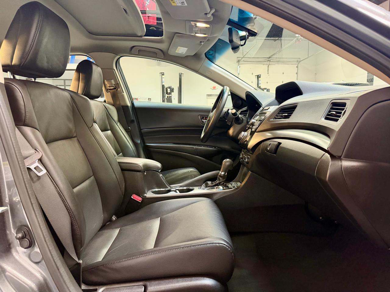 Acura ILX 4dr Sdn 2.0L Tech Pkg 2014