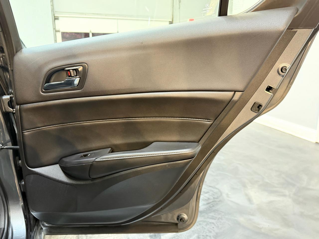 Acura ILX 4dr Sdn 2.0L Tech Pkg 2014