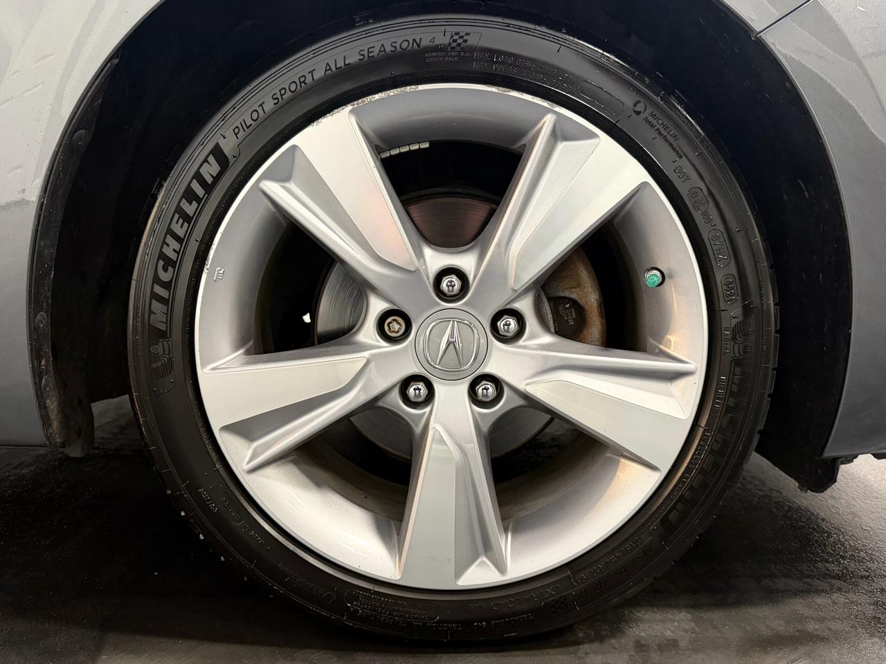 Acura ILX 4dr Sdn 2.0L Tech Pkg 2014