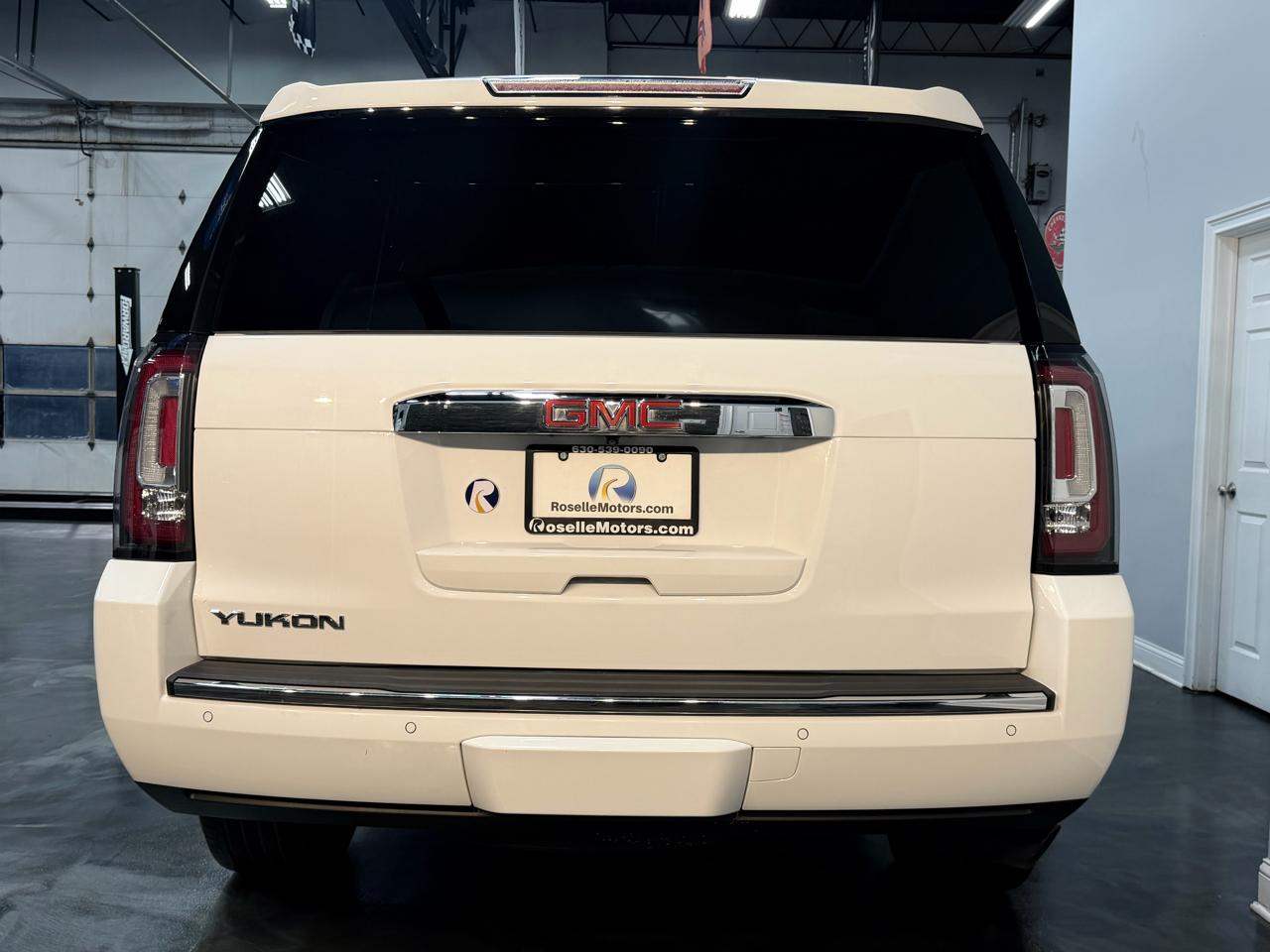 GMC Yukon Denali 4WD 2016