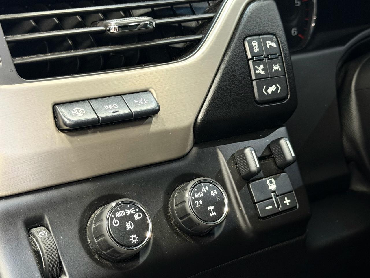 GMC Yukon Denali 4WD 2016