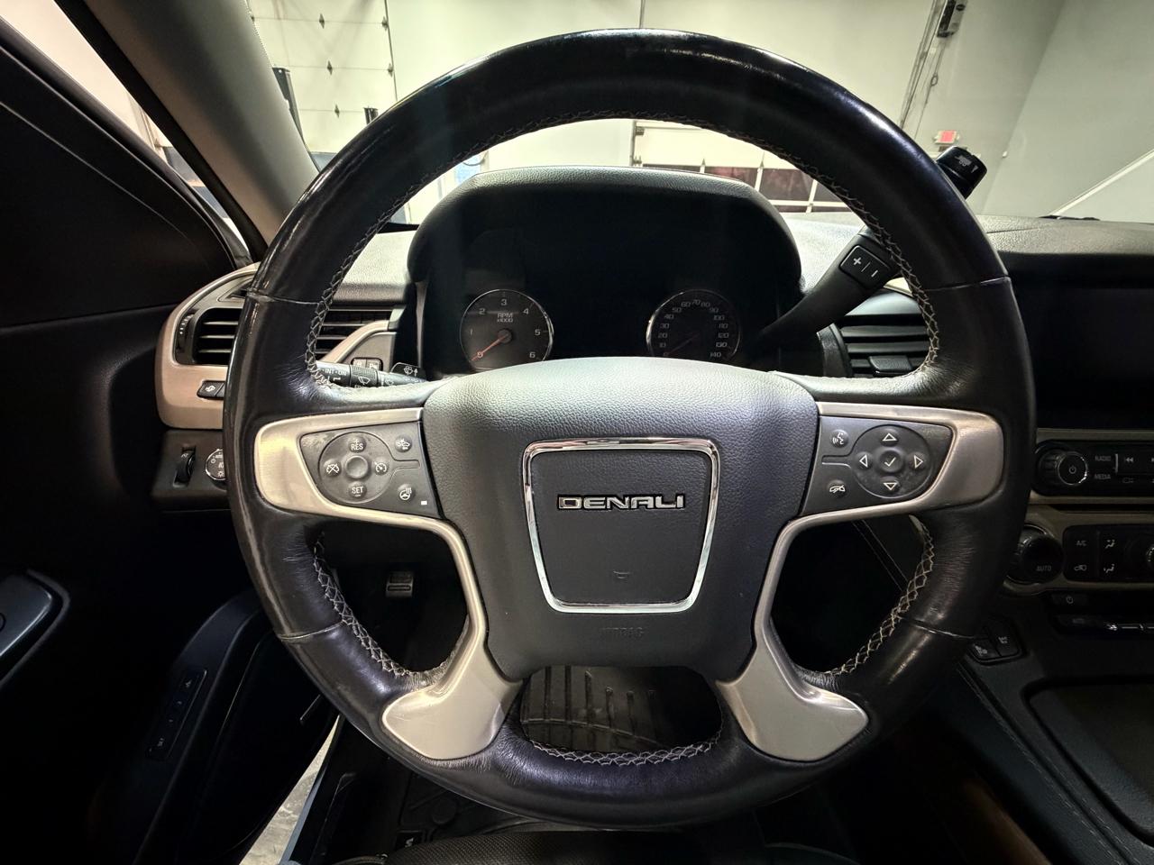 GMC Yukon Denali 4WD 2016