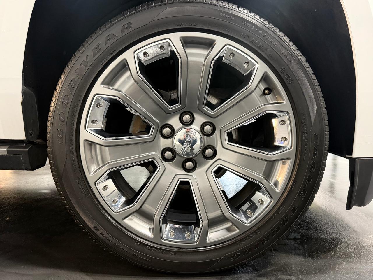 GMC Yukon Denali 4WD 2016