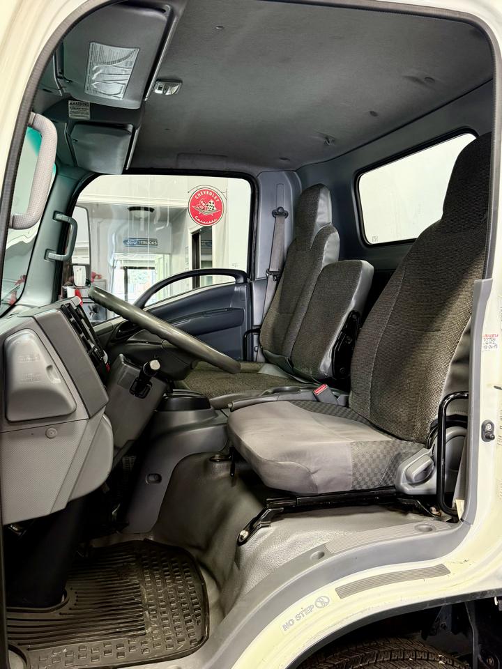 Isuzu NPR DSL REG AT ECO-MAX 110" WB RED CAB IBT AIR PWL 2014