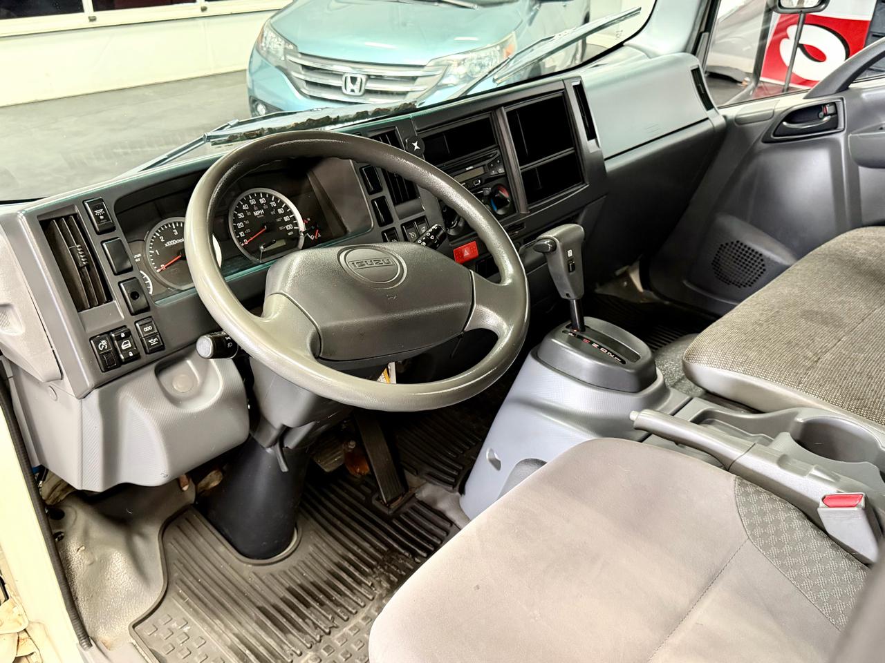 Isuzu NPR DSL REG AT ECO-MAX 110" WB RED CAB IBT AIR PWL 2014