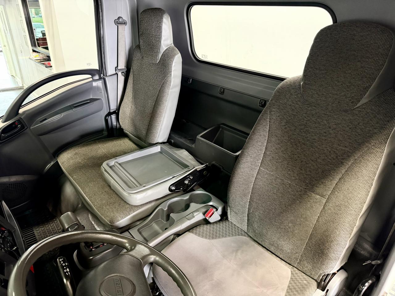 Isuzu NPR DSL REG AT ECO-MAX 110" WB RED CAB IBT AIR PWL 2014