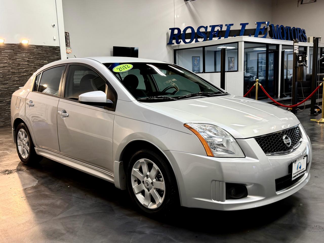 Nissan Sentra 4dr Sdn I4 CVT 2.0 SR 2012