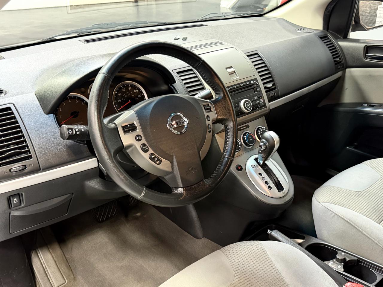 Nissan Sentra 4dr Sdn I4 CVT 2.0 SR 2012