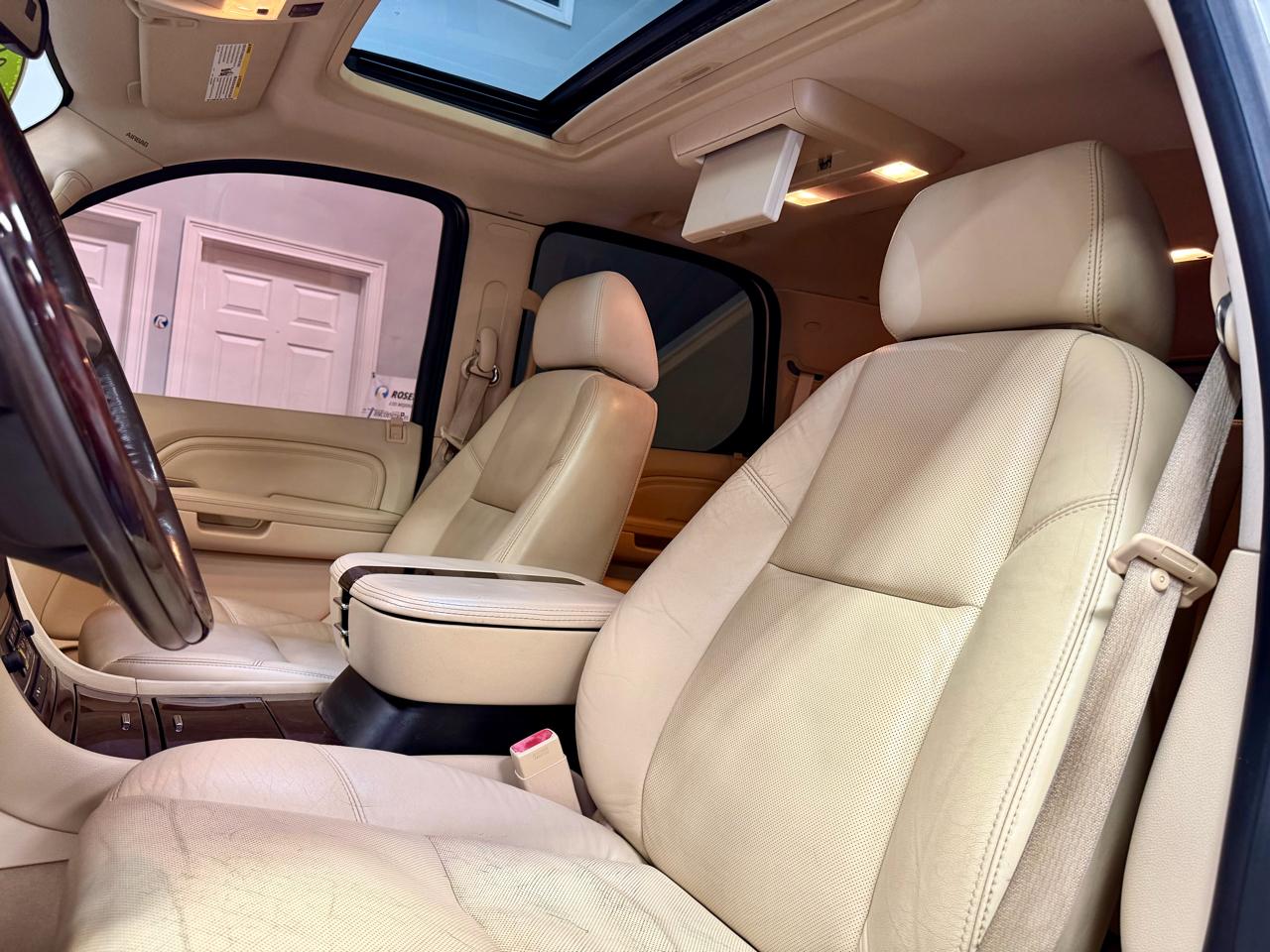 Cadillac Escalade  2008