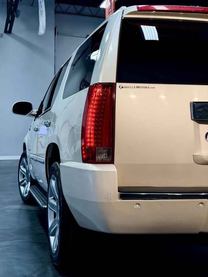 Cadillac Escalade  2008