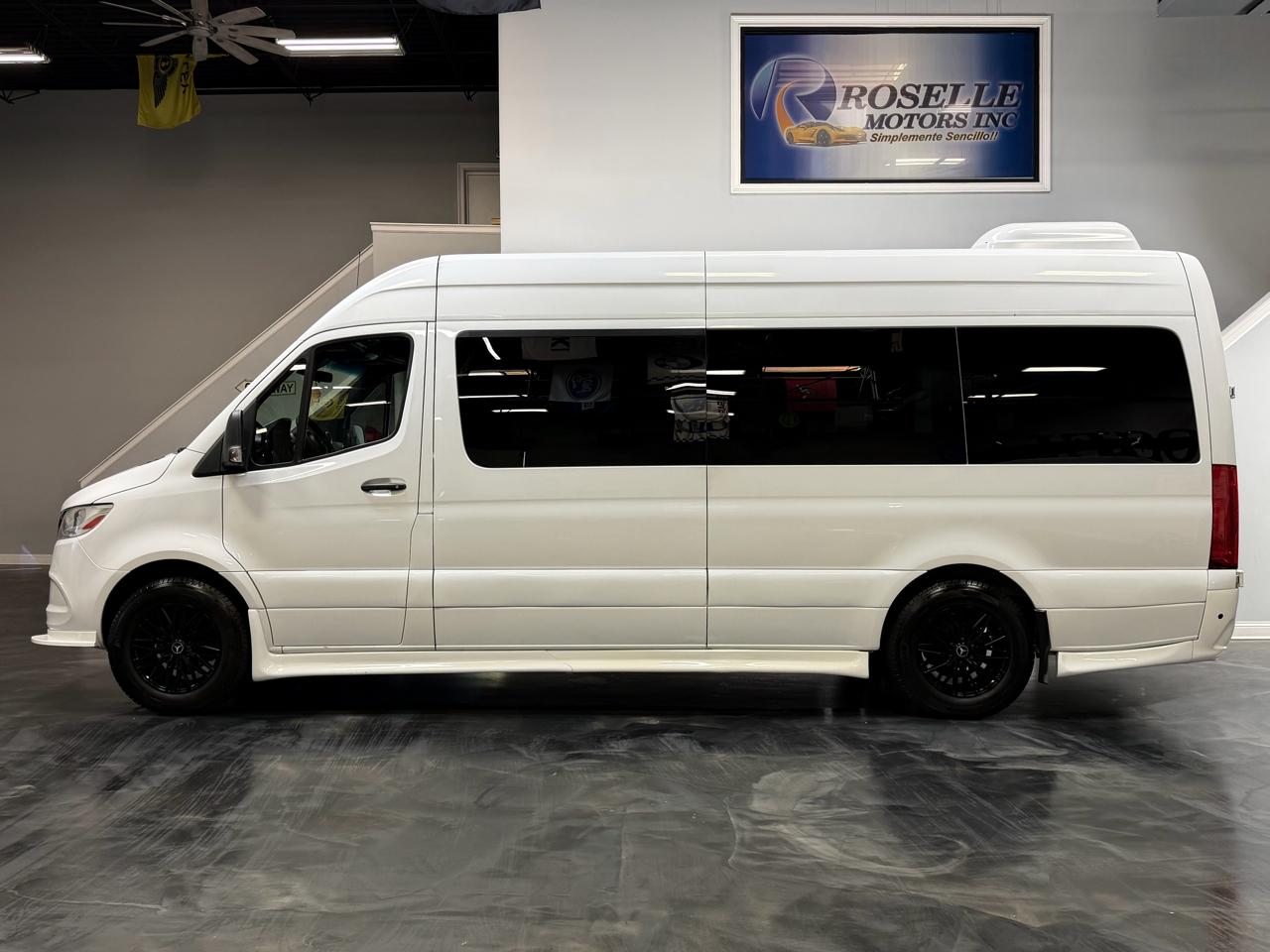 Mercedes-Benz Sprinter Passenger Van 2500 High Roof V6 170" RWD 2019