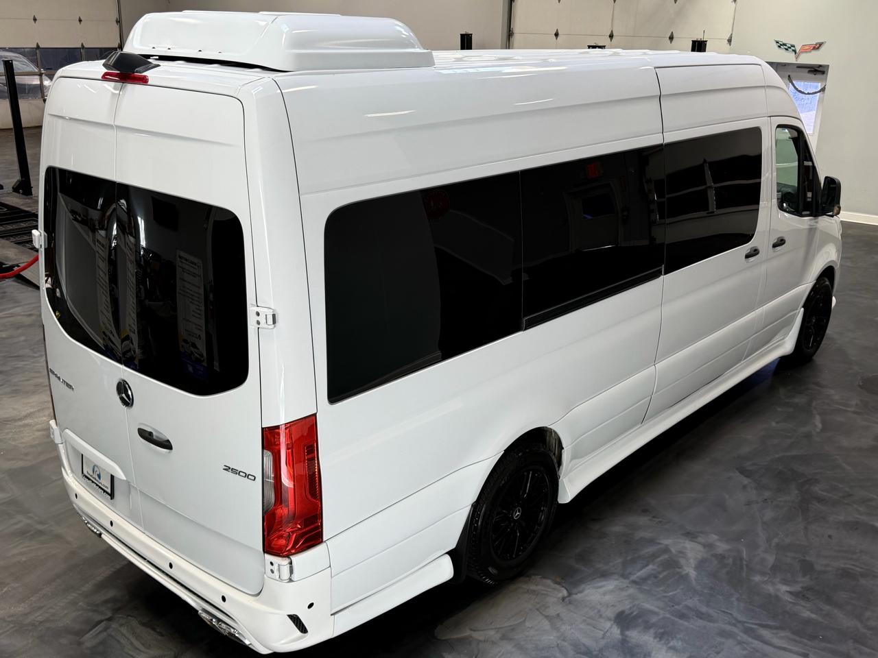 Mercedes-Benz Sprinter Passenger Van 2500 High Roof V6 170" RWD 2019