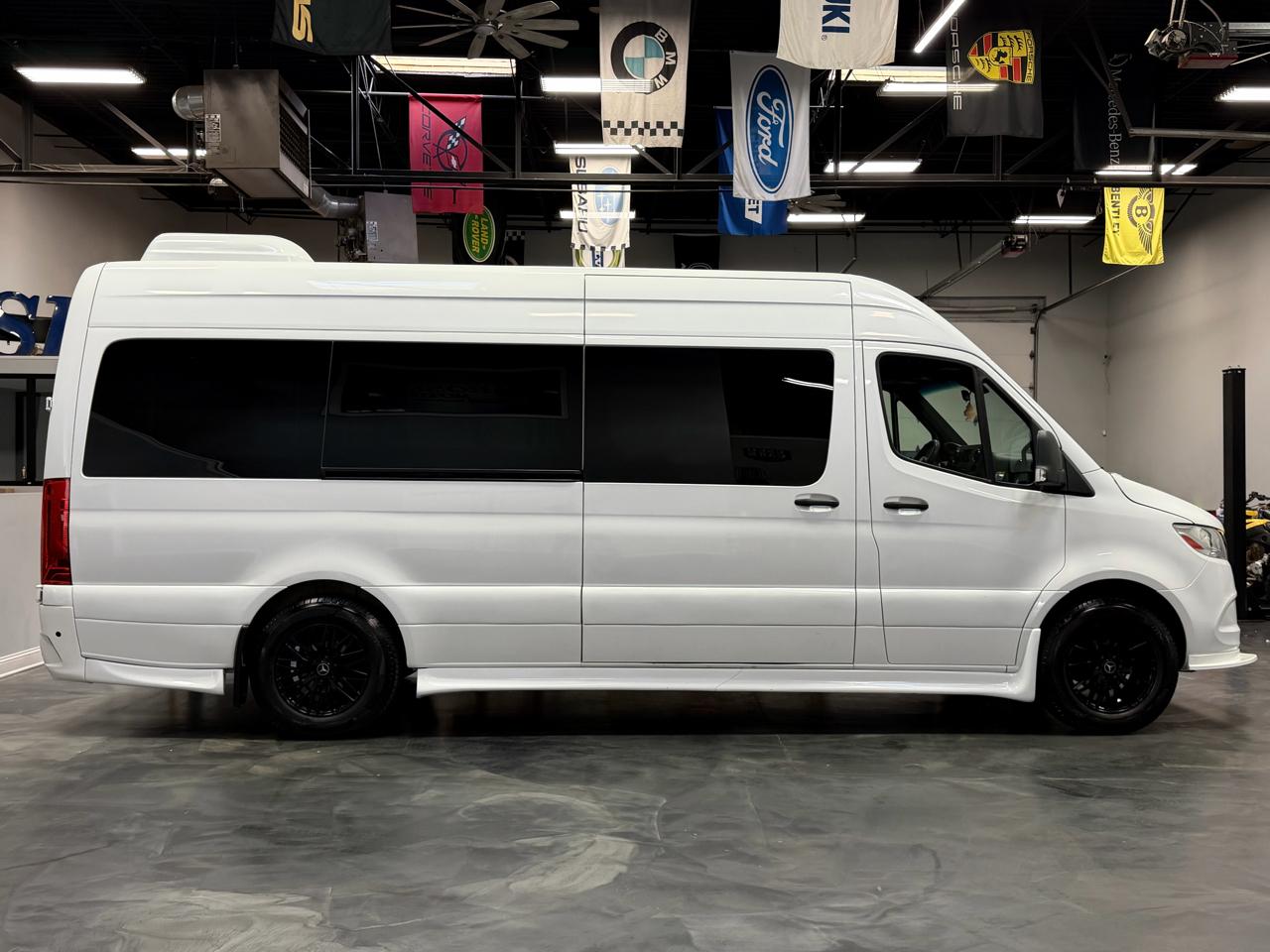 Mercedes-Benz Sprinter Passenger Van 2500 High Roof V6 170" RWD 2019