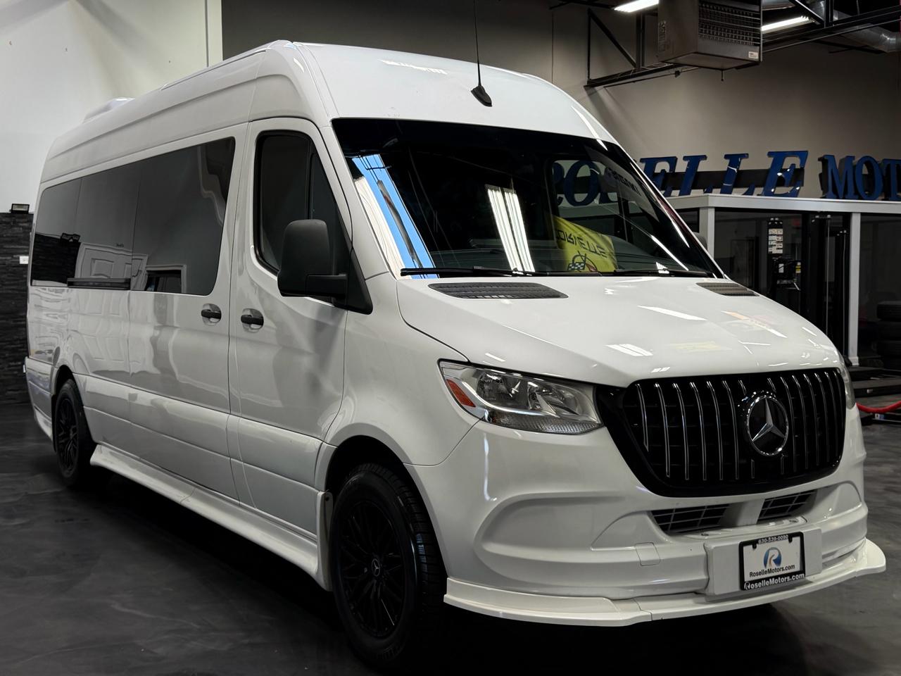 Mercedes-Benz Sprinter Passenger Van 2500 High Roof V6 170" RWD 2019