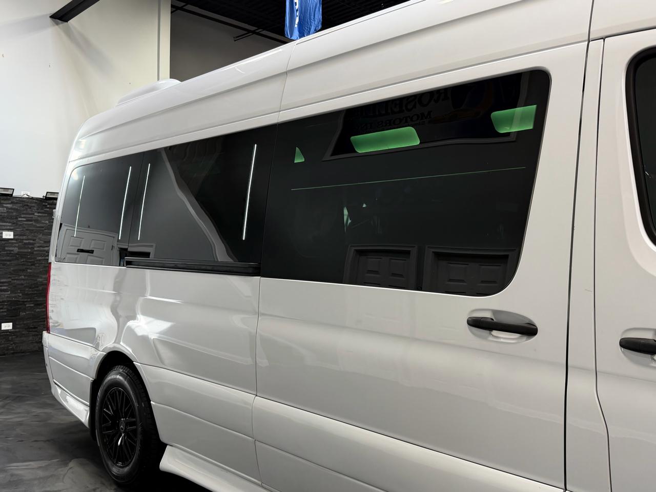 Mercedes-Benz Sprinter Passenger Van 2500 High Roof V6 170" RWD 2019