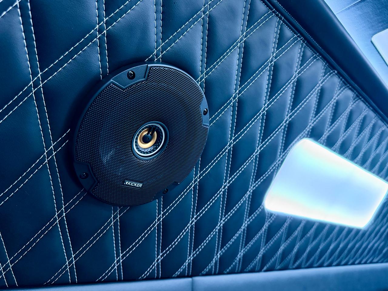 Mercedes-Benz Sprinter Passenger Van 2500 High Roof V6 170" RWD 2019