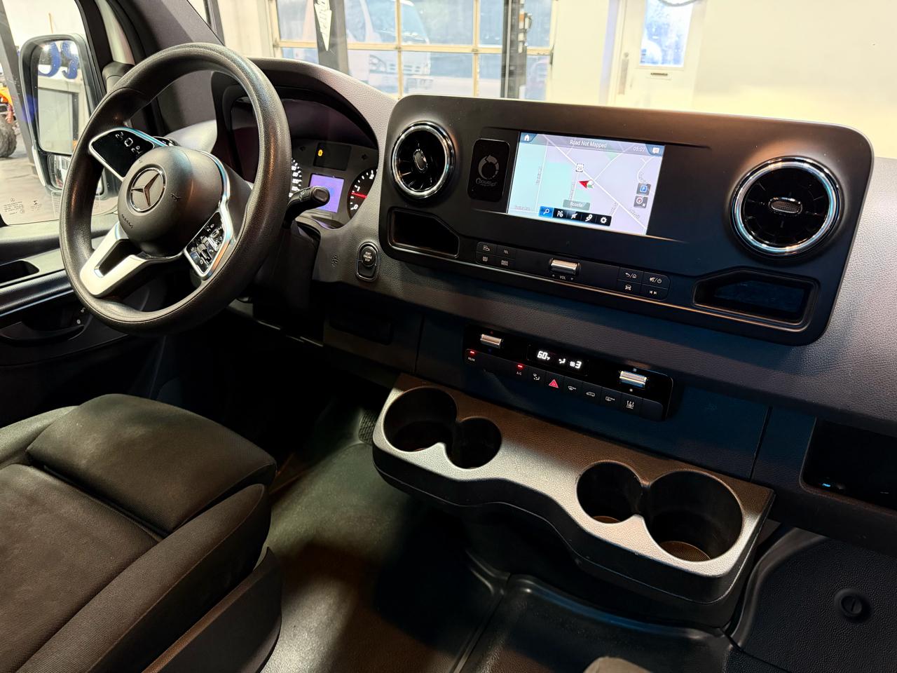 Mercedes-Benz Sprinter Passenger Van 2500 High Roof V6 170" RWD 2019