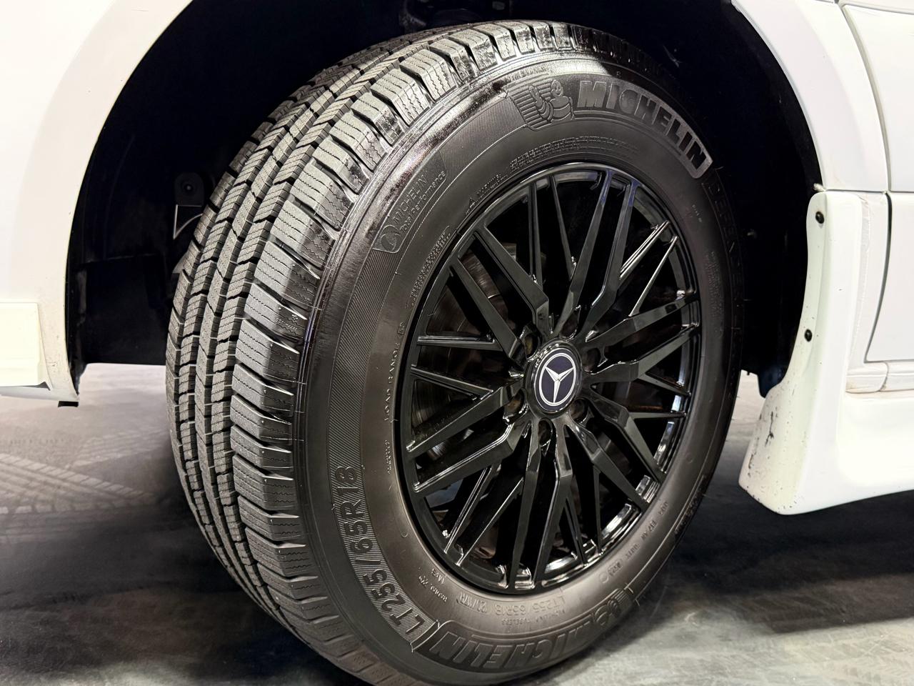 Mercedes-Benz Sprinter Passenger Van 2500 High Roof V6 170" RWD 2019