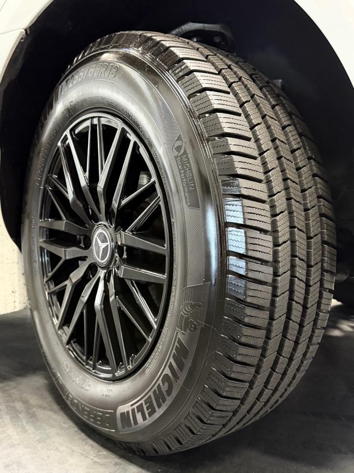 Mercedes-Benz Sprinter Passenger Van 2500 High Roof V6 170" RWD 2019