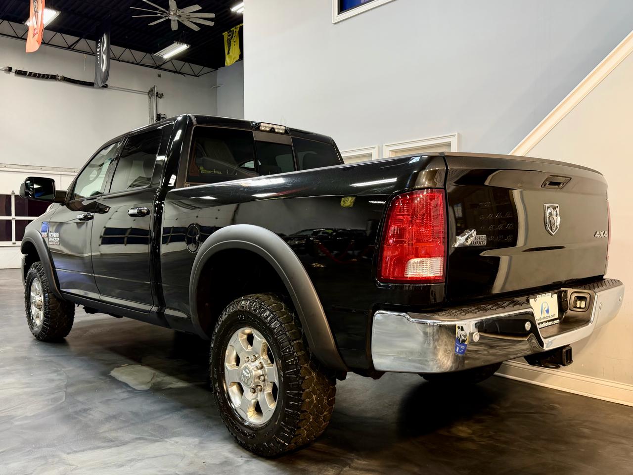RAM 3500 Big Horn 4x4 Crew Cab 6'4" Box 2017